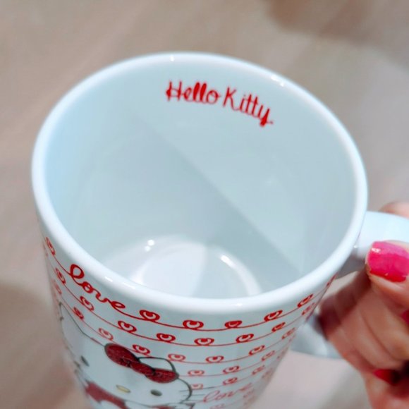 ❤️ Hello Kitty Heart Mug ❤️ - Picture 3 of 3